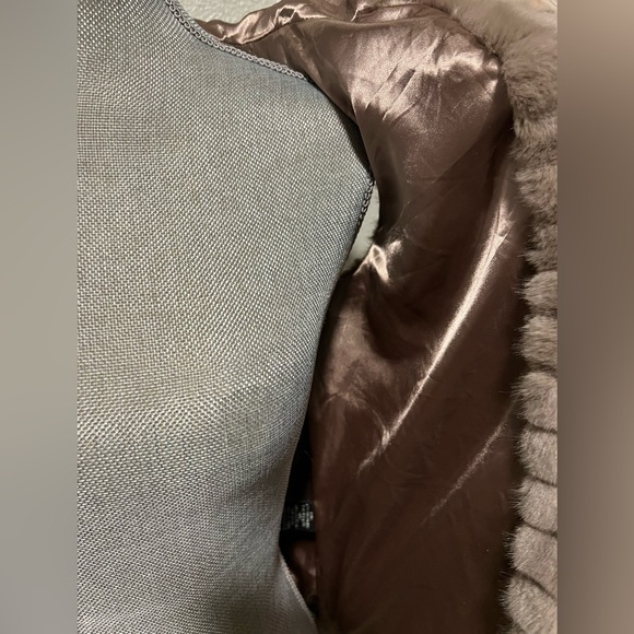 Pink Sophie Women's Faux Fur
Hooded Vest - Size Small Excellent condition - Picture 3 of 8